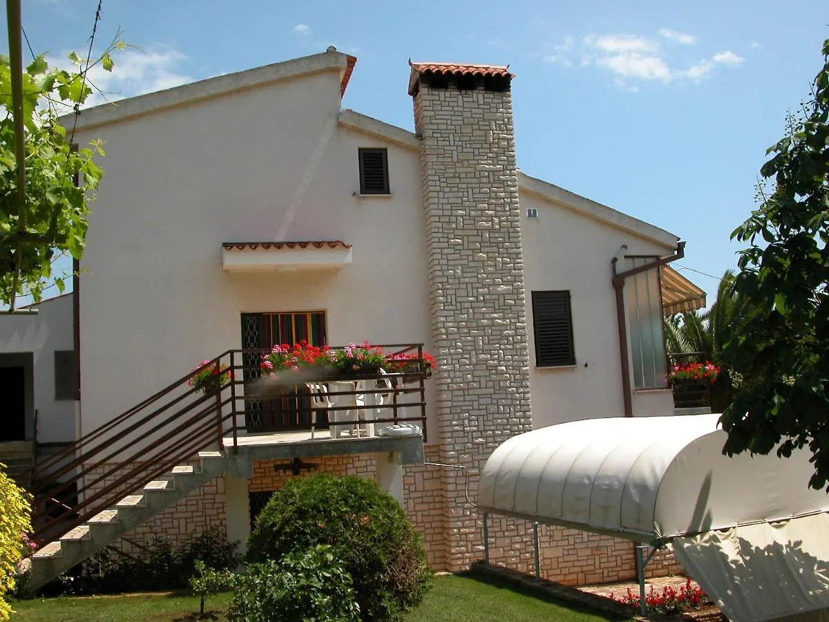 Apartments Bencic Premantura